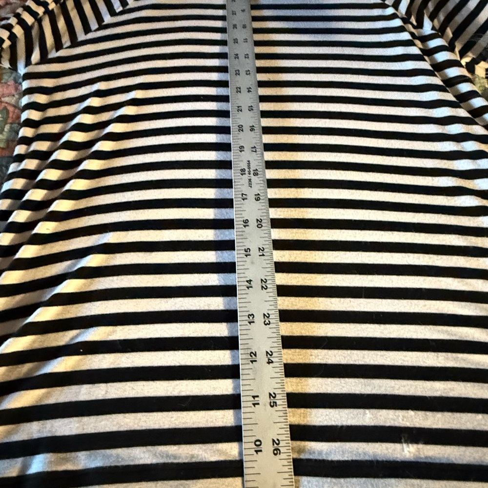 CABI stretch black/white striped Women's Top, medium - Picture 10 of 11